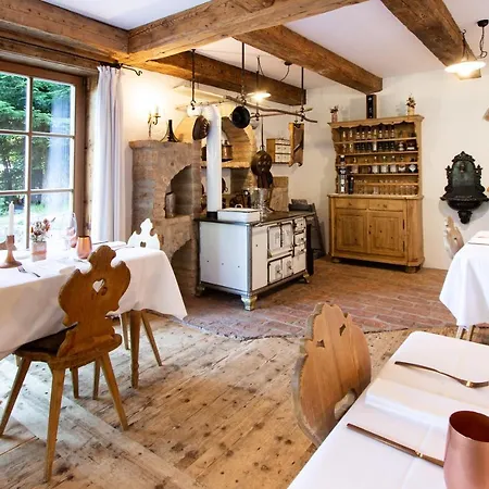 Forsthaus Wartenfels & Gourmetrestaurant 여관 탈가우