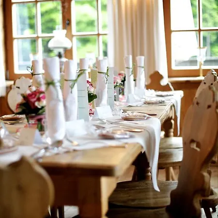 여관 Forsthaus Wartenfels & Gourmetrestaurant 3*