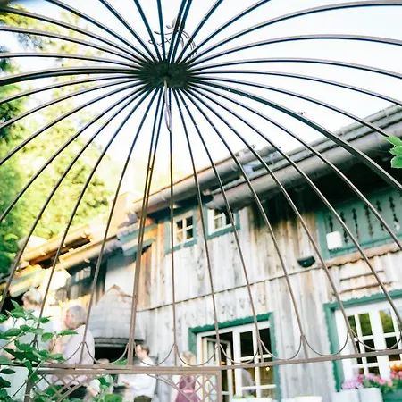 Forsthaus Wartenfels & Gourmetrestaurant 여관 3*