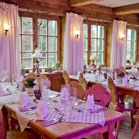 Forsthaus Wartenfels & Gourmetrestaurant 여관 탈가우